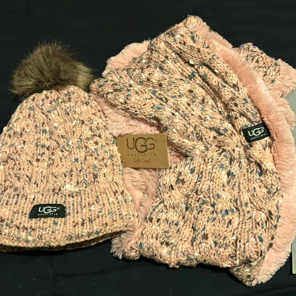 UGG Infinity Scarf & Hat Set